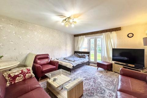 1 bedroom flat for sale, Rookery Way, Geneva Court, NW9