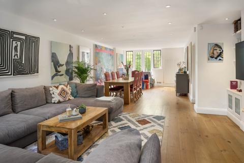 undefined, Raeburn Close, London, NW11