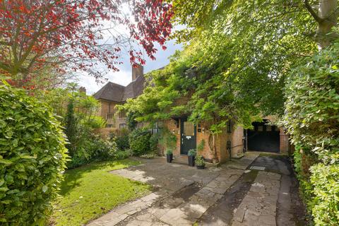 undefined, Raeburn Close, London, NW11
