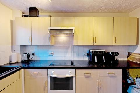 1 bedroom flat for sale, Redoubt Close, Hitchin SG4