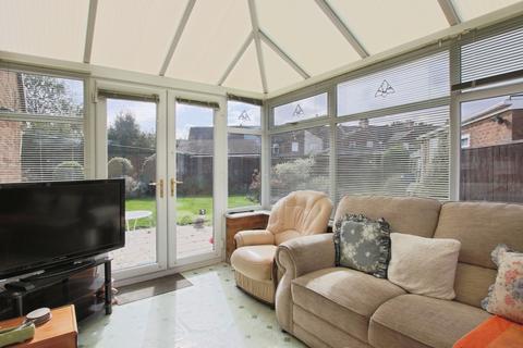2 bedroom semi-detached bungalow for sale, Oak Grove, Hedon, Hull, HU12 8XU