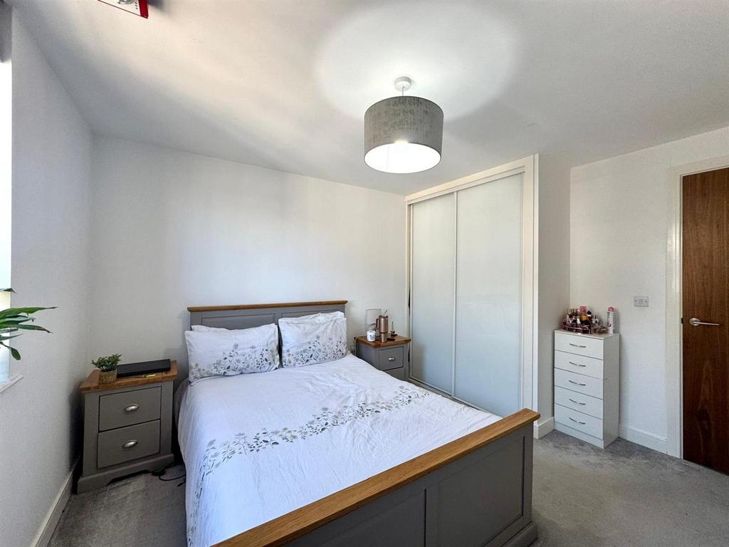 Bedroom pic 1.jpeg