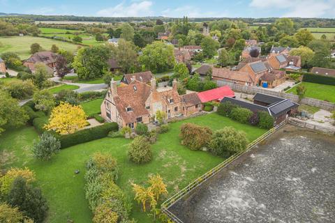 4 bedroom equestrian property for sale, Salters Lane, Aylesbury HP18