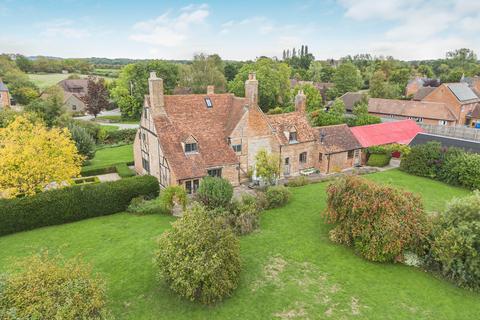 4 bedroom equestrian property for sale, Salters Lane, Aylesbury HP18