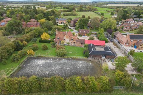 4 bedroom equestrian property for sale, Salters Lane, Aylesbury HP18