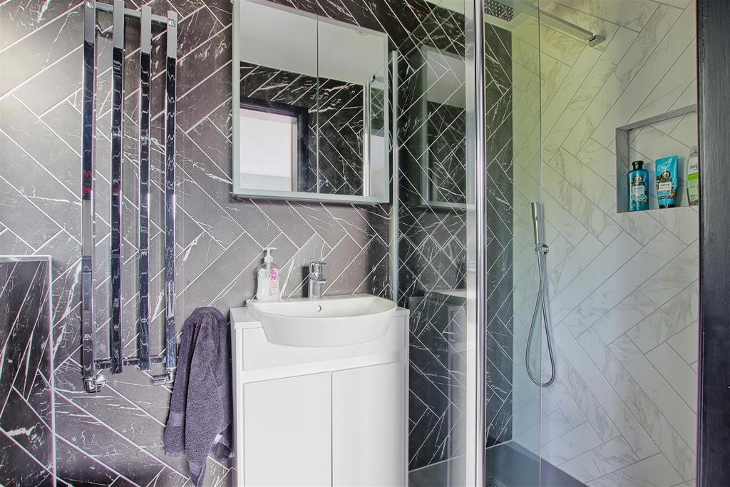 Ensuite.jpg