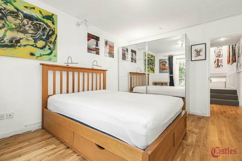 2 bedroom flat for sale, Coleridge Road, N8