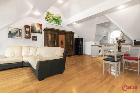 2 bedroom flat for sale, Coleridge Road, N8