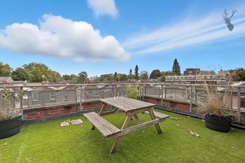 undefined, Globe Road, Stepney Green