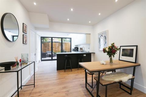 4 bedroom end of terrace house for sale, Harcourt Road, Wimbledon SW19