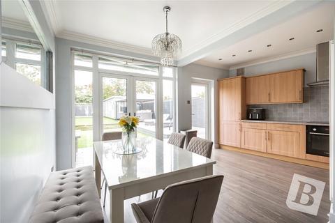4 bedroom semi-detached house for sale, Lincoln Avenue, Romford, RM7