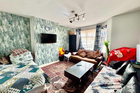 undefined, Rosemary Avenue Ground Floor, Hounslow TW4