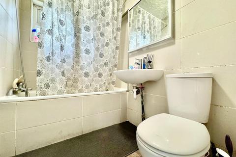 undefined, Rosemary Avenue Ground Floor, Hounslow TW4