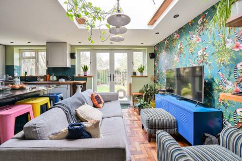 3 bedroom flat for sale, Barry Road, Dulwich, London, SE22