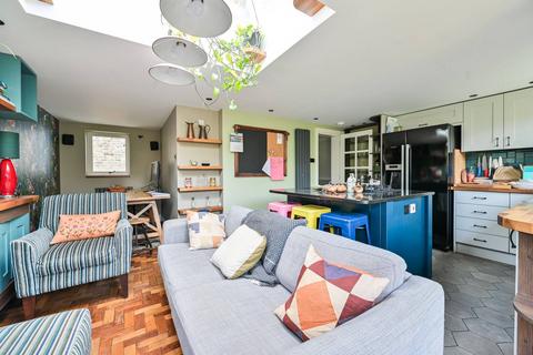 3 bedroom flat for sale, Barry Road, Dulwich, London, SE22