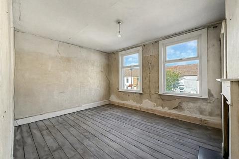 2 bedroom terraced house for sale, Gillingham Road, Gillingham, Kent, ME7