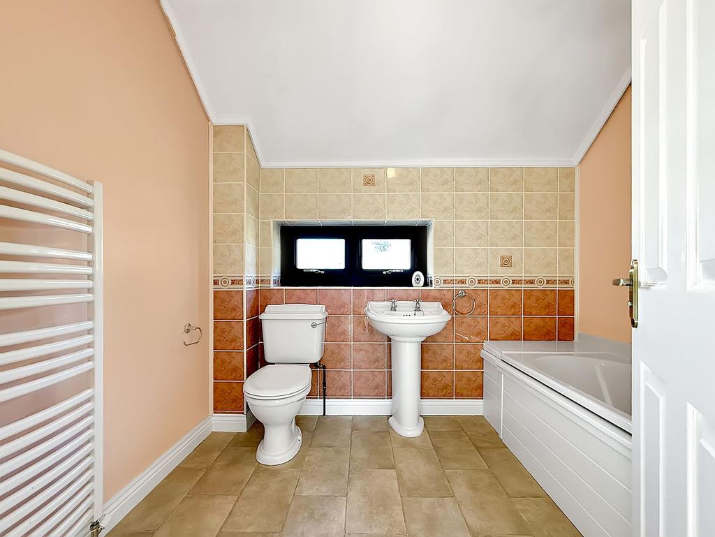 Master En-Suite