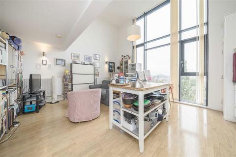 2 bedroom flat for sale, Cowley Road, London W3
