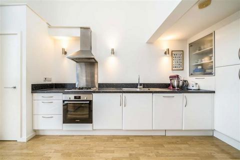 2 bedroom flat for sale, Cowley Road, London W3