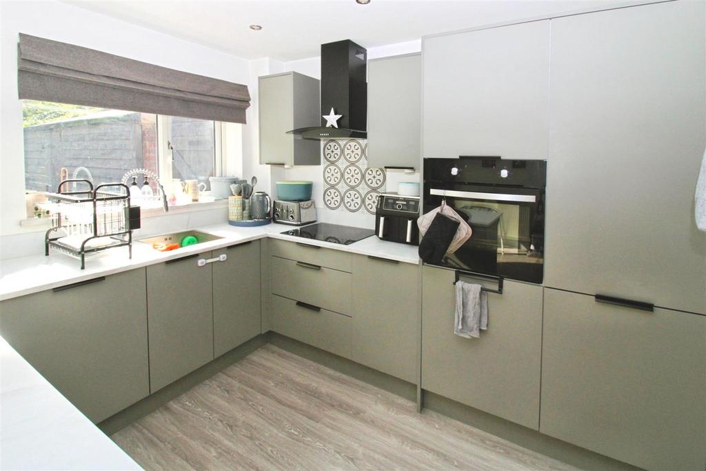Fitted Kitchen