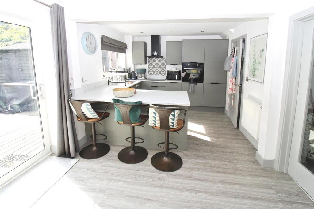 Fitted Kitchen