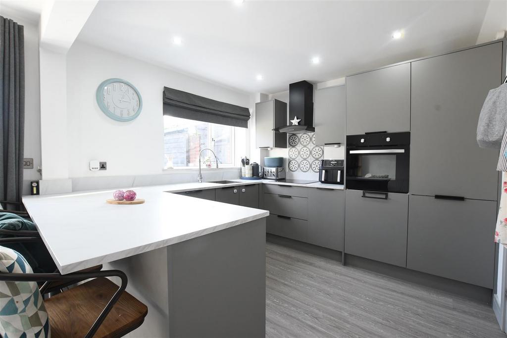Fitted Kitchen