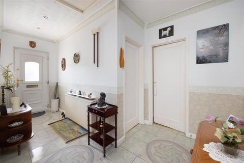 2 bedroom detached bungalow for sale, Greenway Gardens, Trowbridge