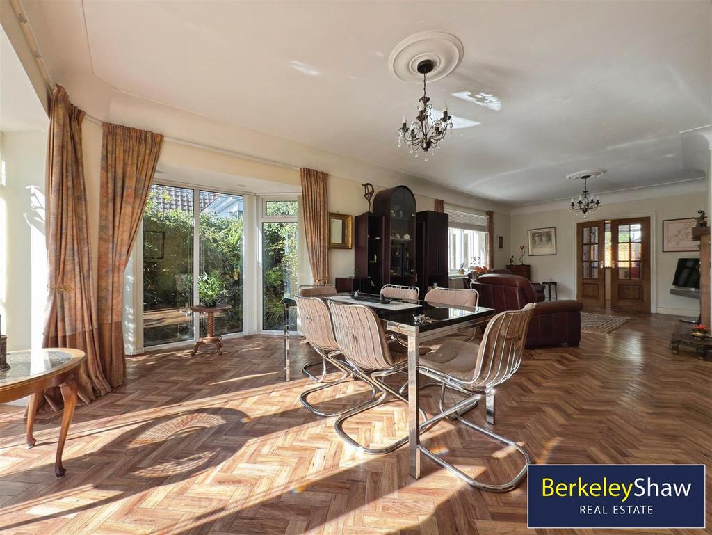 Living/Dining Room
