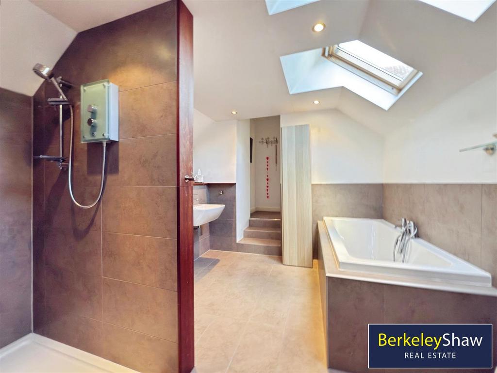 En suite bathroom