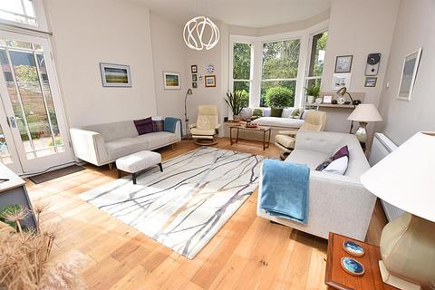 2 bedroom semi-detached house for sale, Welholme Avenue, Grimsby DN32