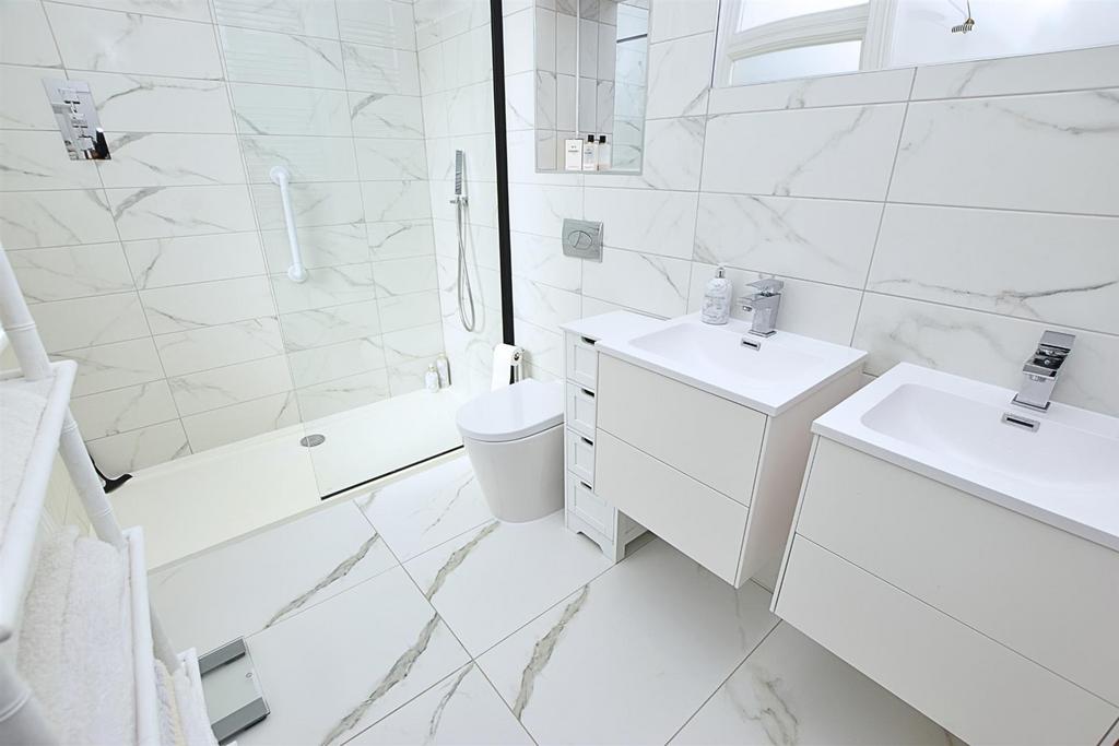 En suite shower room