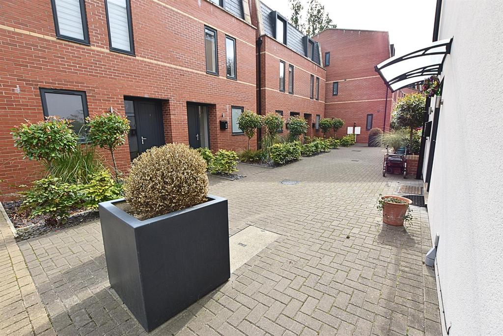 Communal gardens