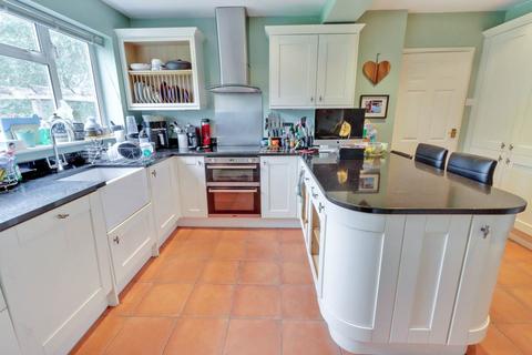 4 bedroom detached house for sale, Church Road, Earley