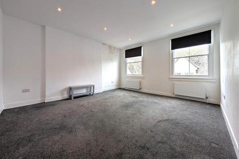 4 bedroom apartment to rent, Duke Street, Dartmouth