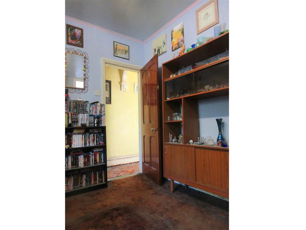 7 Hartshorne Rd Living Room 7 (adusted).jpg