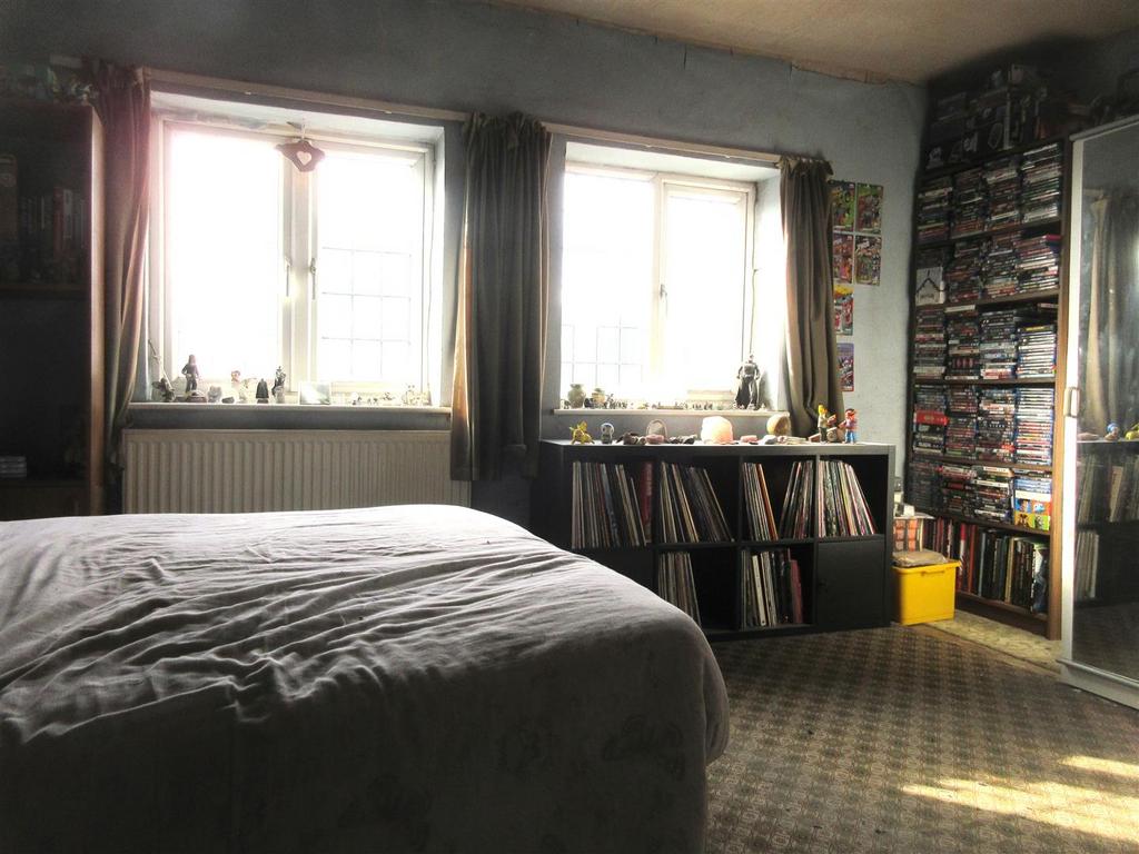 7 Hartshorne Road Front Bedroom 1.jpg
