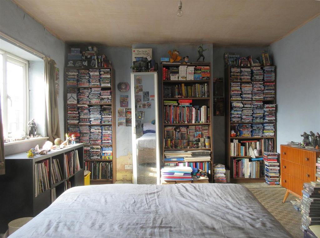7 Hartshorne Road Front Bedroom 2.jpg