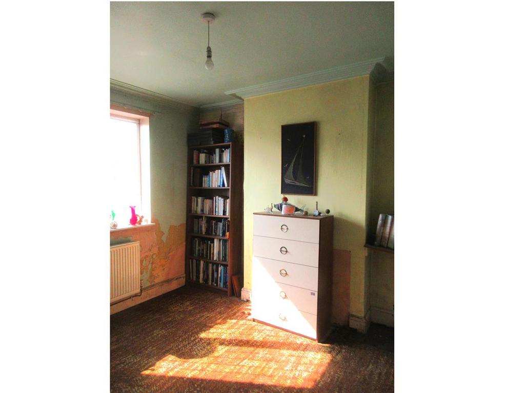 7 Hartshorne Rd Front Room 1 (adusted).jpg