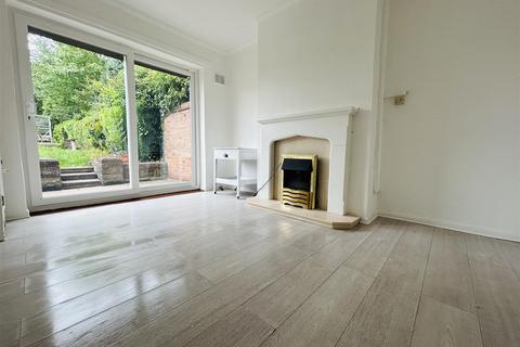 3 bedroom semi-detached house to rent, 207 Aldersley Road, Claregate