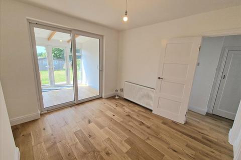 2 Oakshade Road, Bromley, BR1 5QD