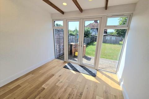 2 Oakshade Road, Bromley, BR1 5QD