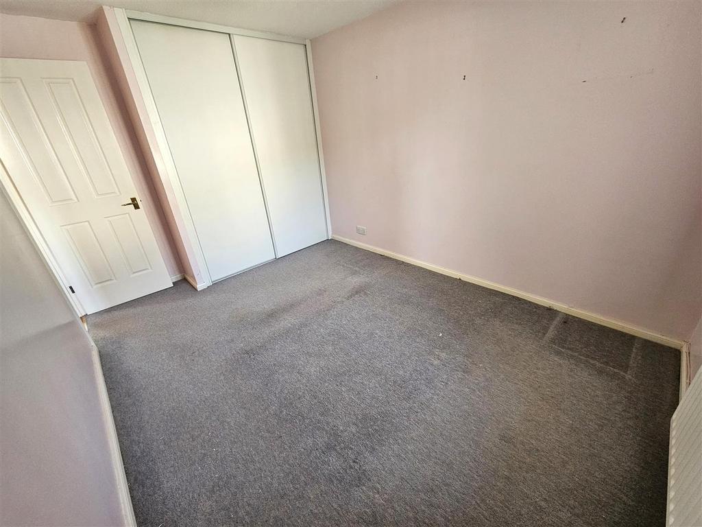 Bedroom 1 (2).jpg