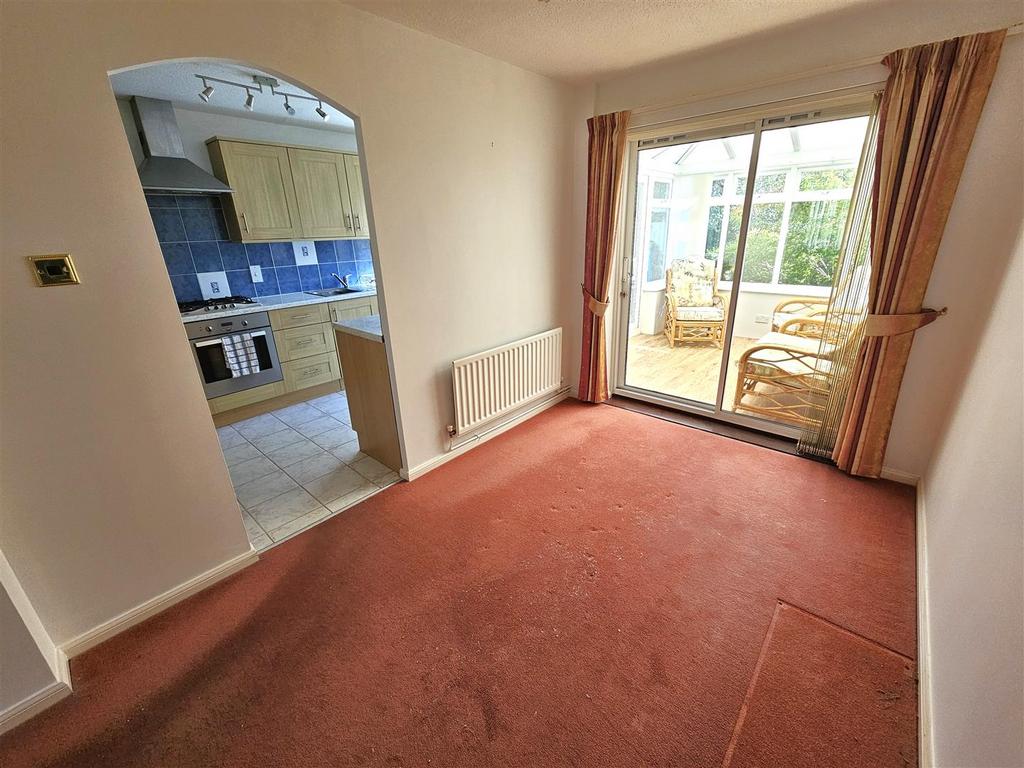 Dining Area.jpg