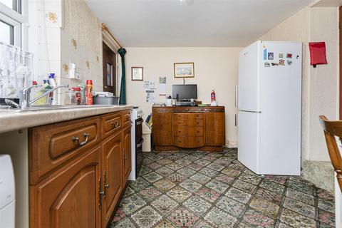 undefined, Royd Terrace, Huddersfield HD4