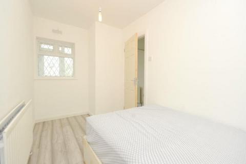 undefined, Cavendish Avenue, Ruislip HA4