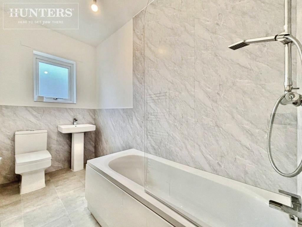 Pbox-bathroom-346798.jpg