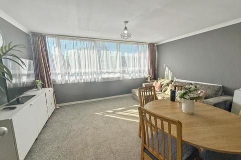 3 bedroom flat for sale, Parsonage Lane, Enfield