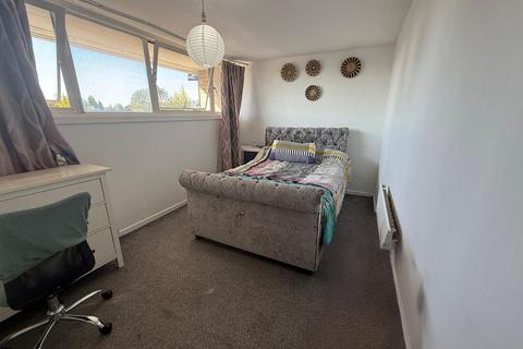 3 bedroom flat for sale, Parsonage Lane, Enfield