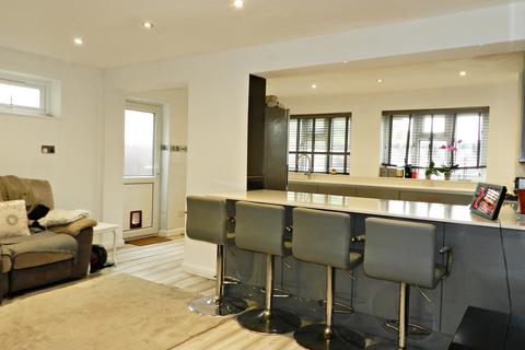 4 bedroom end of terrace house for sale, Baker Street, Enfield EN1