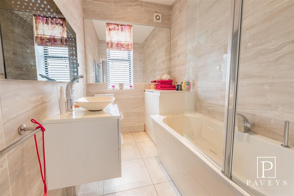 5 Southcliff Parade-20.jpg